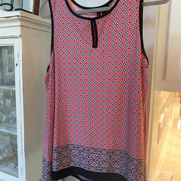 Top - Picture 1 of 2